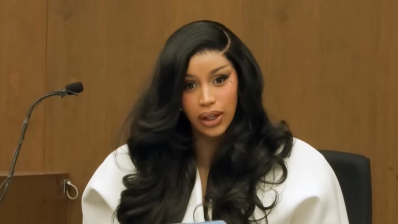 Gjyqi i Cardi B është bërë hit në internet, deklaratat e saj kanë shkaktuar të qeshura në sallën e gjykimit